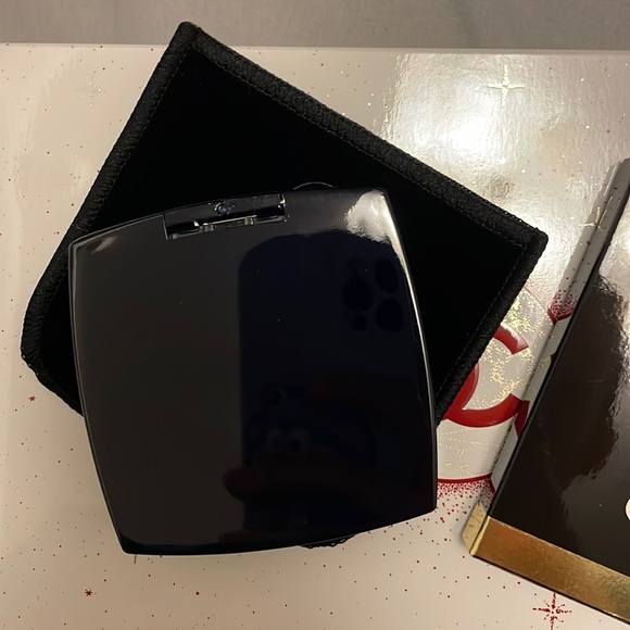 Authentic Chanel Mirror Navy double sided normal & magnifying, limited edition - Picture 6 of 7